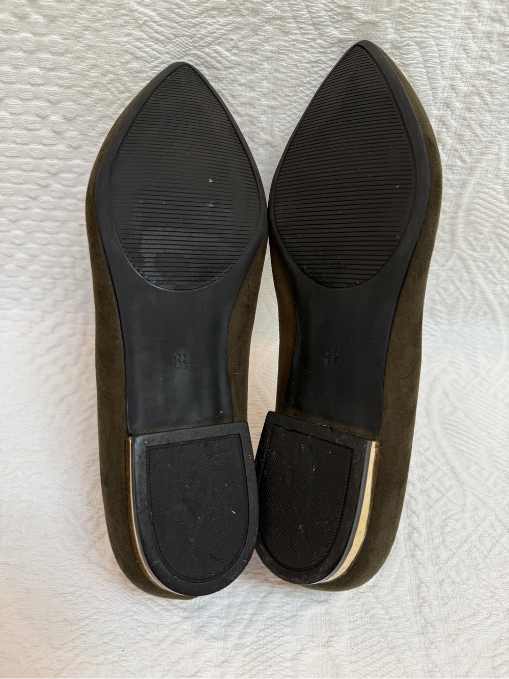 Coach Women’s Olive Green Suede Pointed Toe Ballet Flats Gold Accent Sz 8.5 - Picture 5 of 7